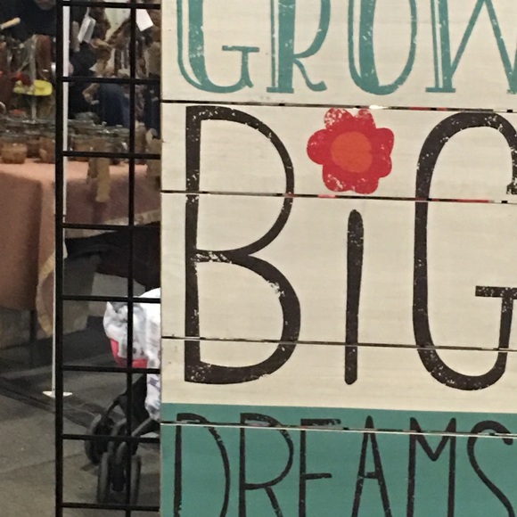 Meet your Posher, Lorilee - Picture 2 of 2